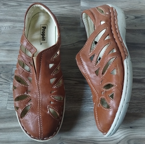 Propet Cameo Slip-On Walking Women Shoe 8X (2E) - Picture 1 of 6